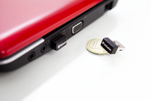 Load image into Gallery viewer, Verbatim USB 2.0 Drive 32GB, Store 'n' stay nano

