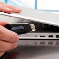 Load image into Gallery viewer, Verbatim Flash Drive 16GB V3 Store-n-Go USB 3.0
