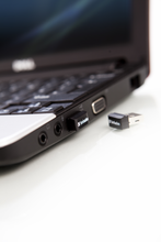 Load image into Gallery viewer, Verbatim USB 2.0 Drive 32GB, Store 'n' stay nano
